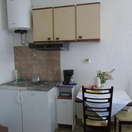 Studio In Apartamento